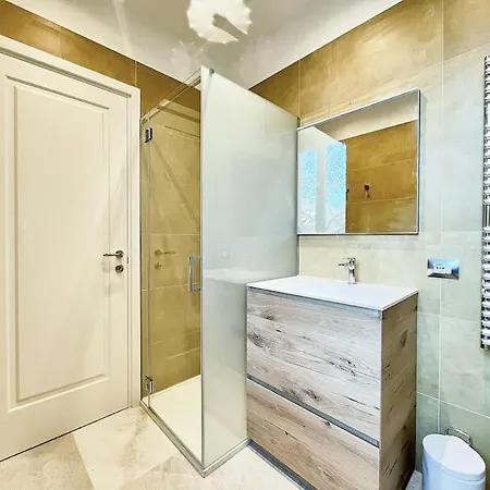 Lovely Flat With Park View Daire Milano