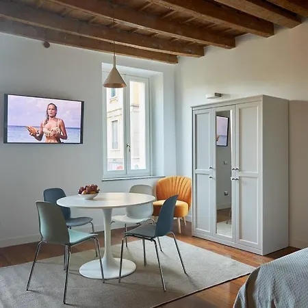 Lovely Flat With Park View